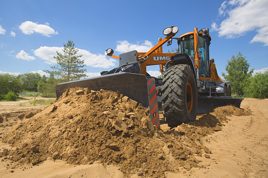 Обзор автогрейдера UMG TG140